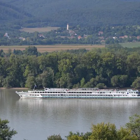 Feriehus Ozgida Nyaralohaz Zebegény
