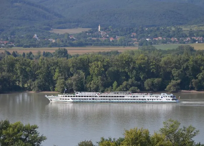 Feriehus Ozgida Nyaralohaz Zebegény